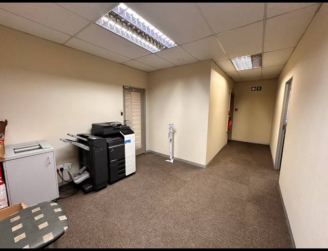 686M² OFFICE TO LET IN PARKTOWN